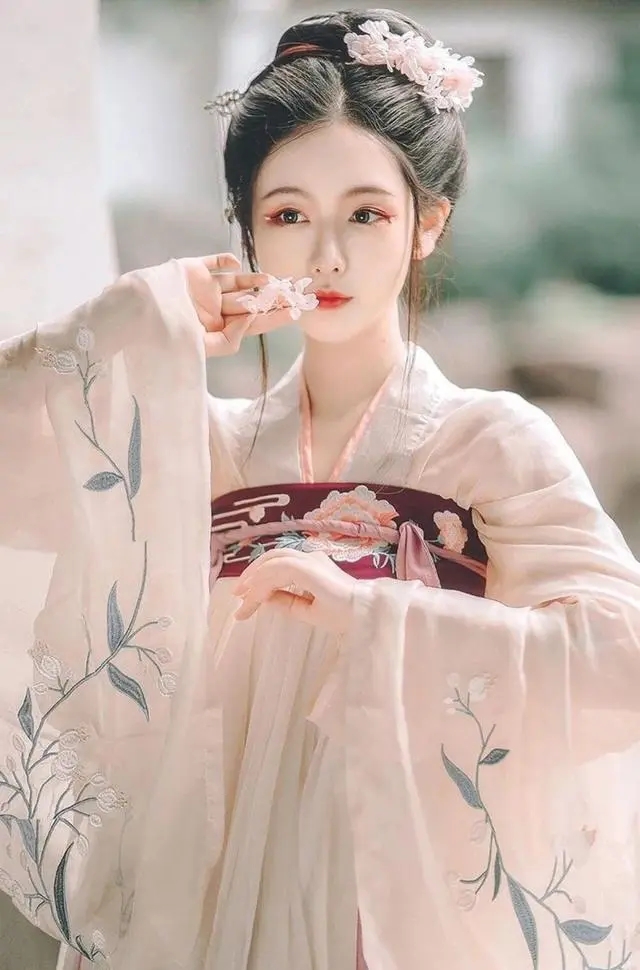 古裝發(fā)型怎么弄-簡單古裝發(fā)型教程圖解